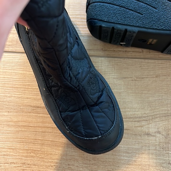 Juicy Couture vintage never used snow boots size 9 - check photos for condition - Picture 7 of 8